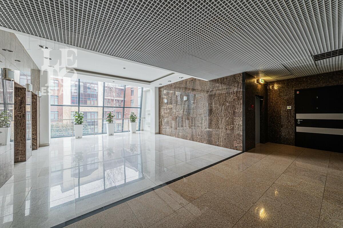 3-КОМН. КВАРТИРА С ОТДЕЛКОЙ 220 М² НА 2 ЭТАЖЕ