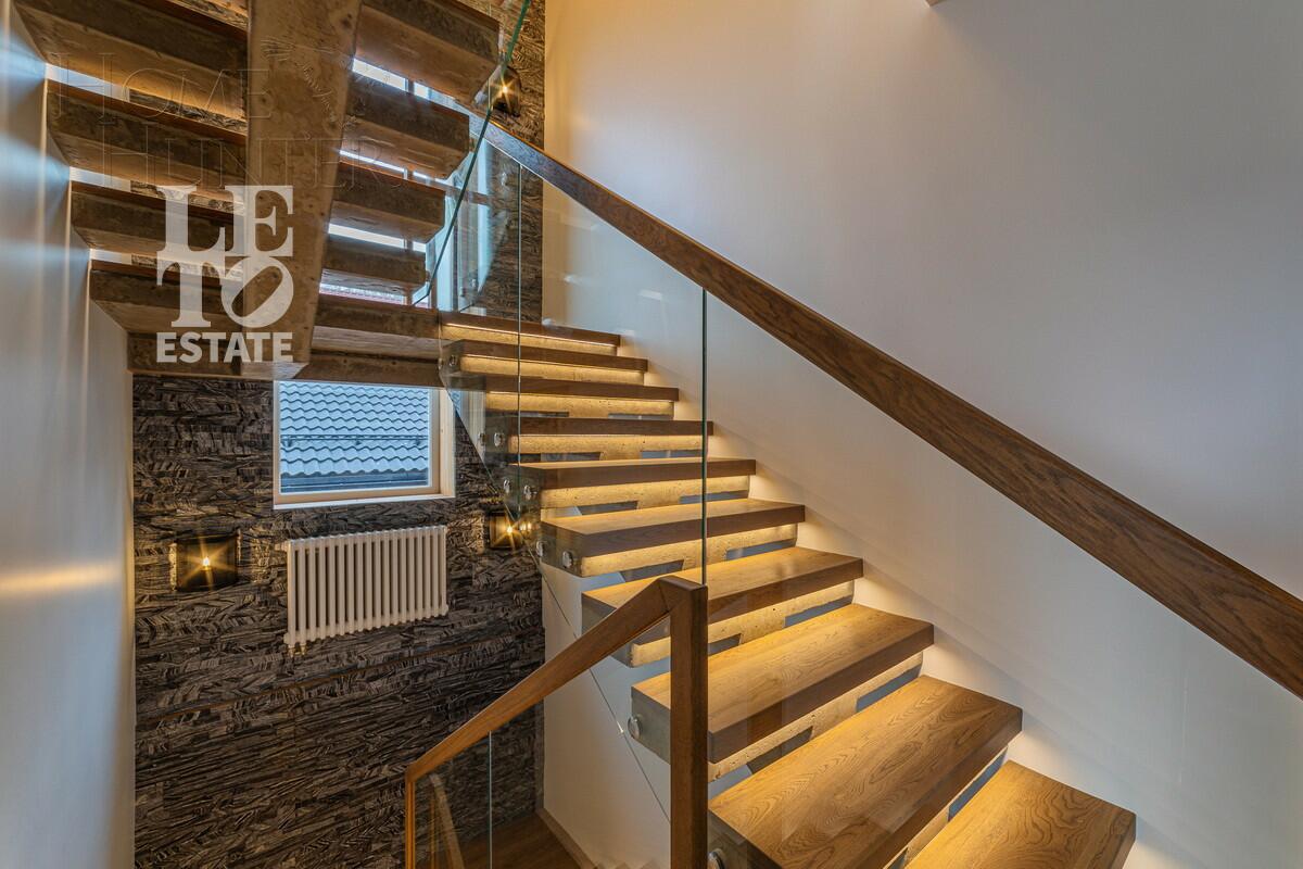 2-этажный коттедж 650 м² с отделкой