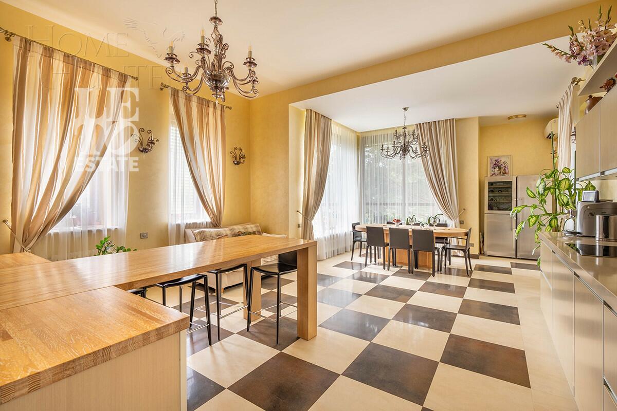 2-этажный коттедж 841 м² с отделкой