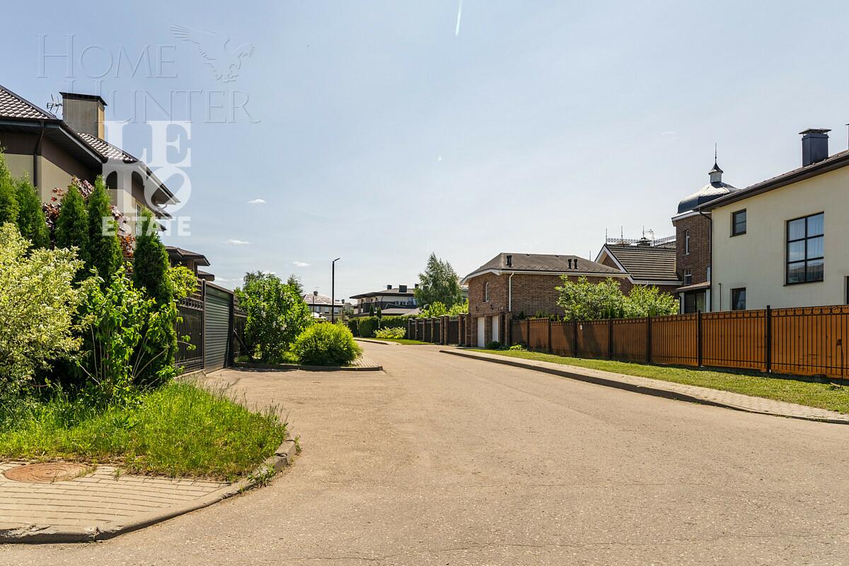 2-этажный коттедж 240 м² без отделки