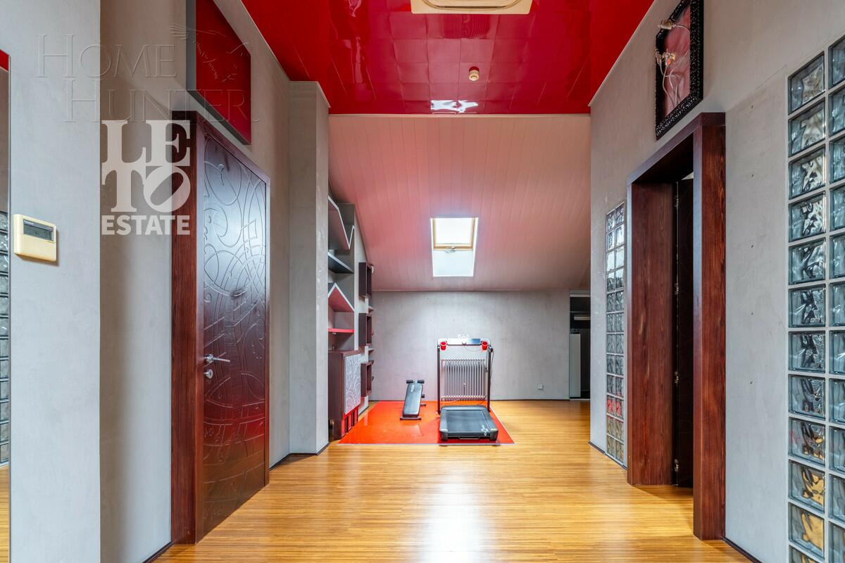 3-этажный коттедж 1 322 м² с отделкой