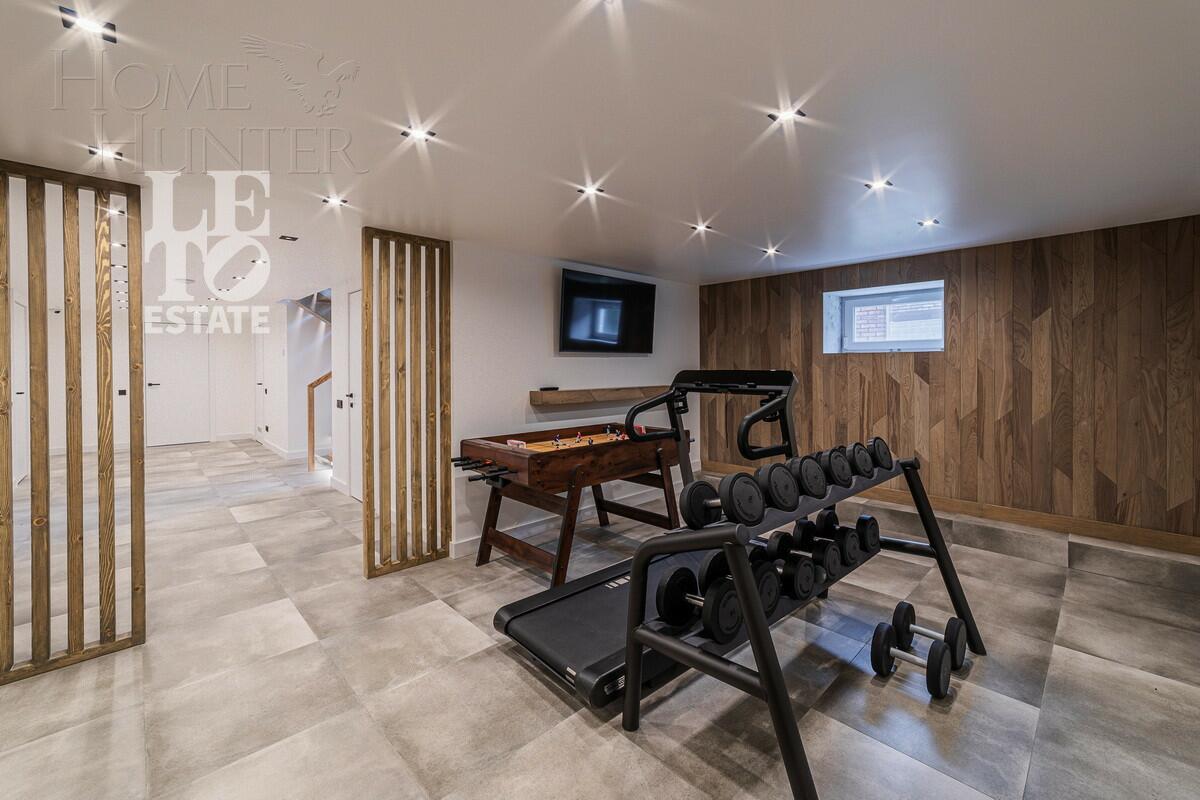 2-этажный коттедж 650 м² с отделкой