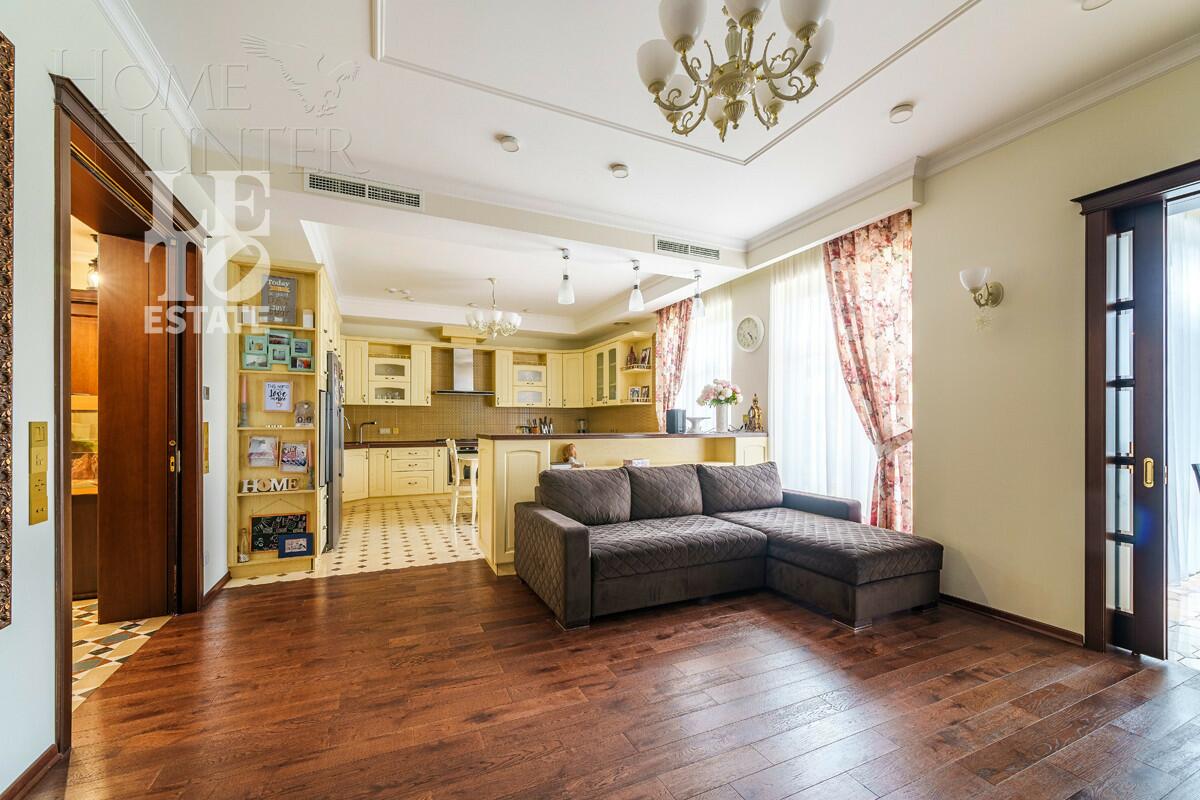 3-этажный коттедж 500 м² с отделкой