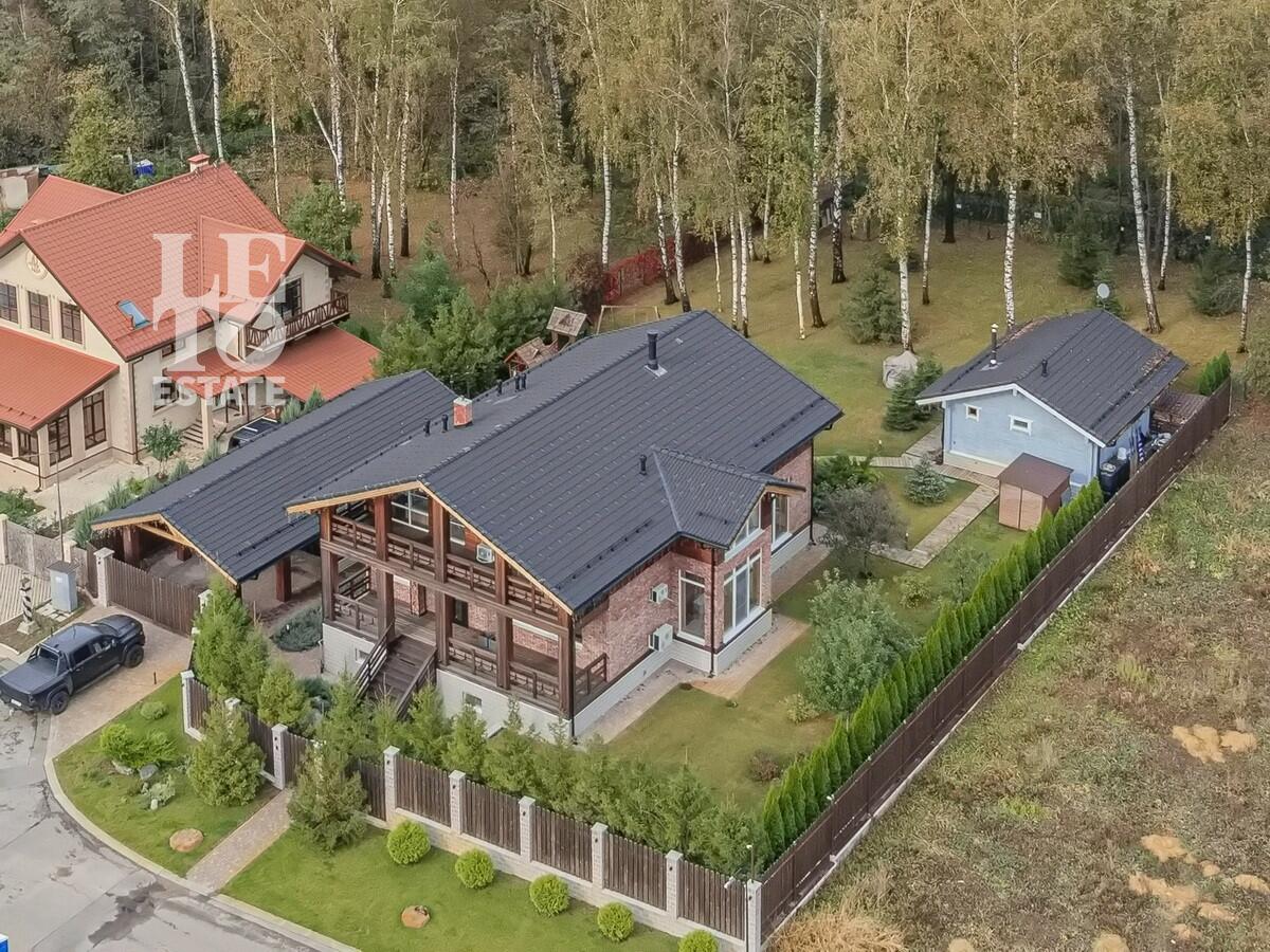 2-этажный коттедж 650 м² с отделкой