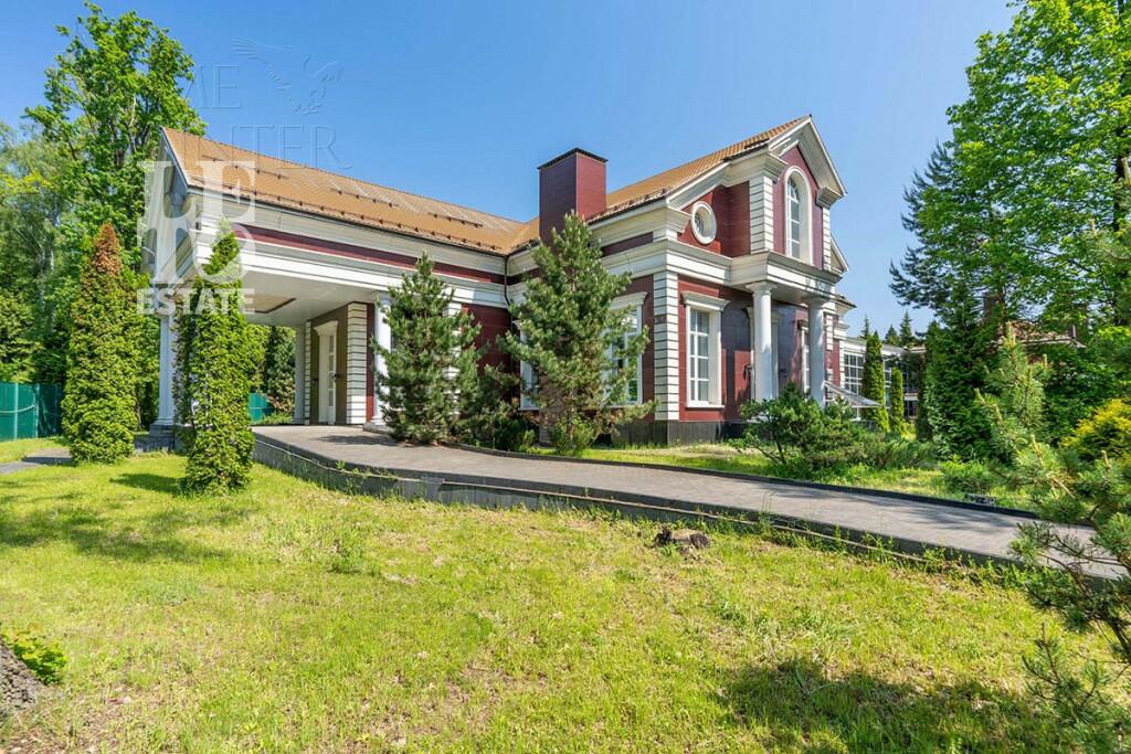 2-этажный коттедж 3 817 м² с отделкой