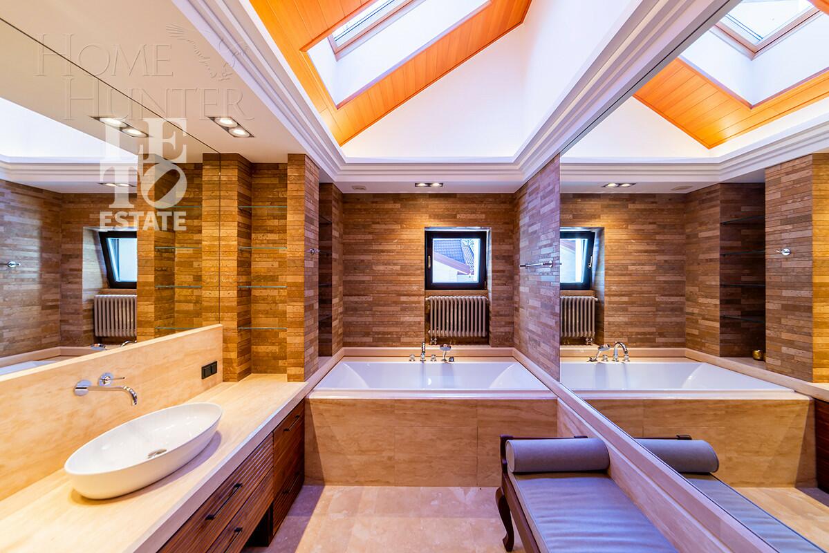 2-этажный коттедж 313 м² с отделкой