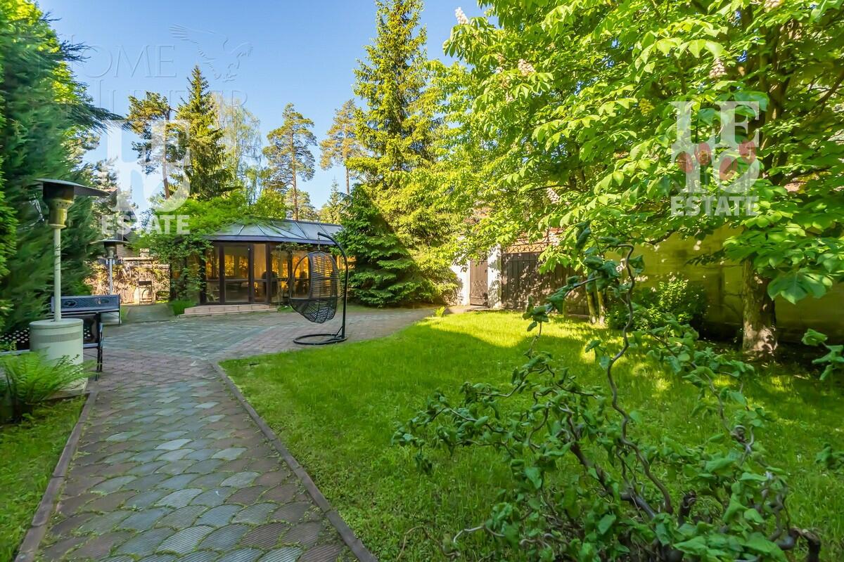 3-этажный коттедж 520 м² с отделкой