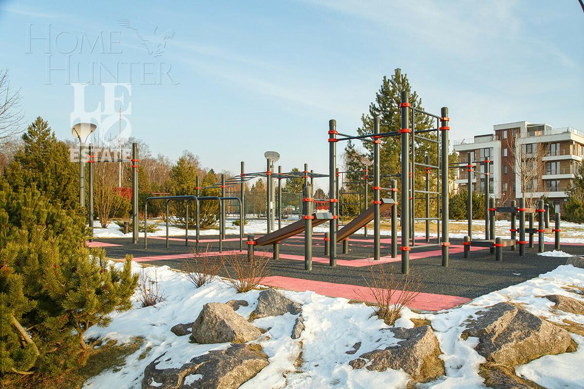 3-этажный таунхаус 264.6 м² с отделкой