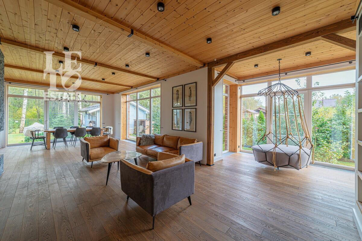 2-этажный коттедж 650 м² с отделкой