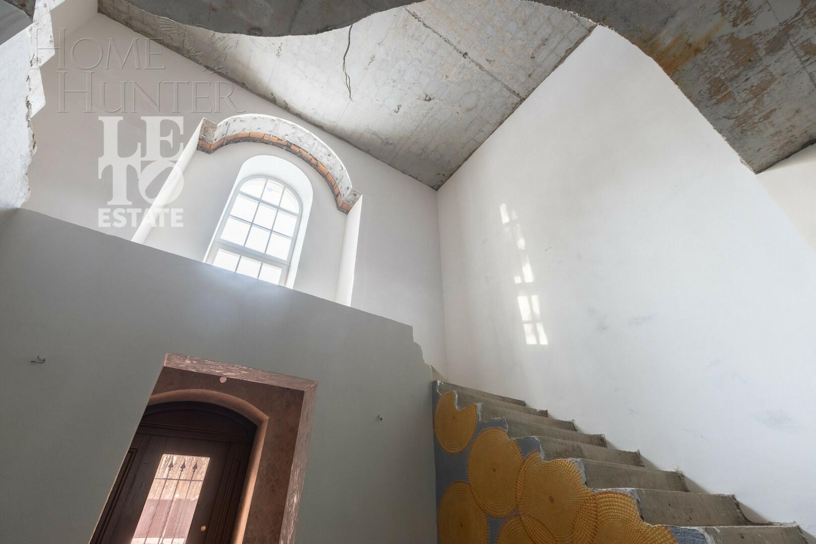 3-этажный коттедж 950 м² без отделки