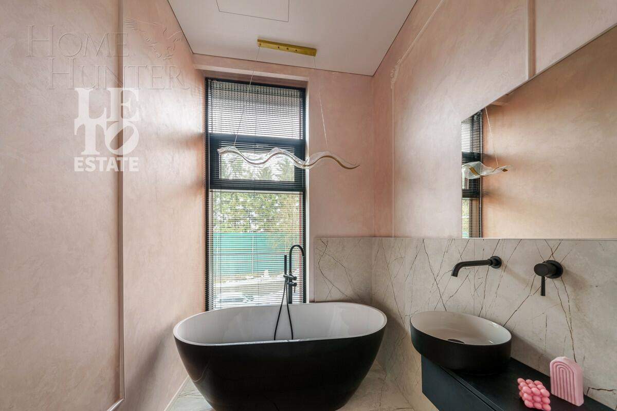 3-этажный таунхаус 238 м² с отделкой