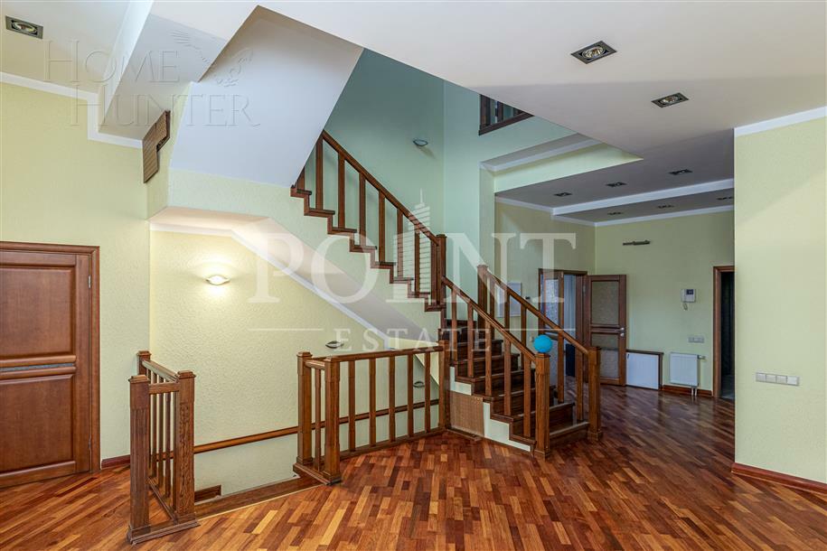 2-этажный коттедж 640 м² с отделкой