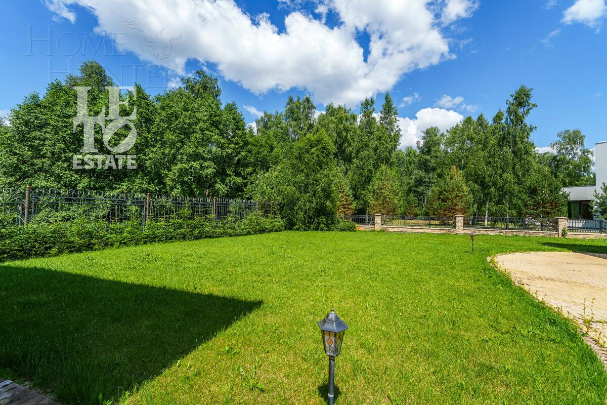 2-этажный коттедж 1 000 м² с отделкой