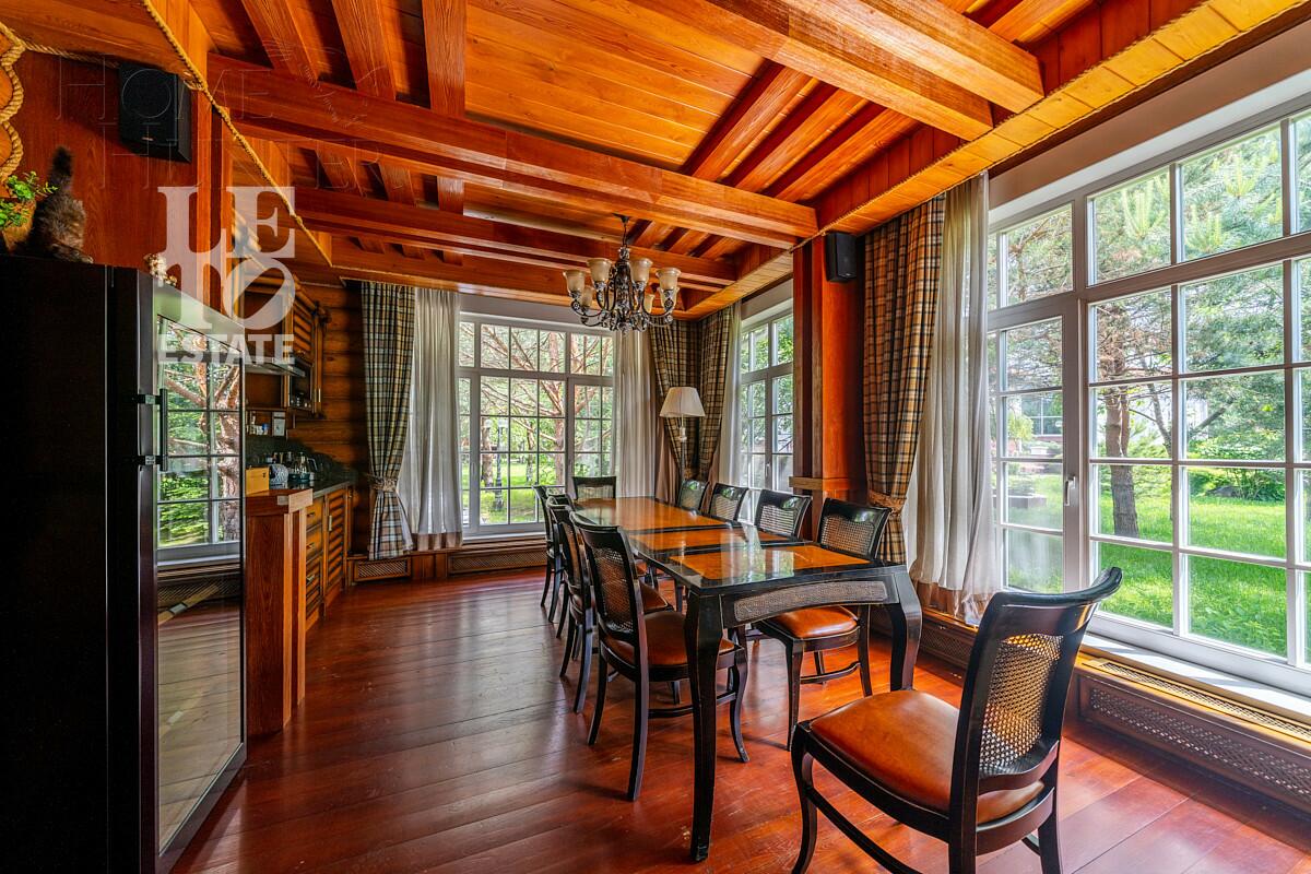 2-этажный коттедж 1 500 м² с отделкой