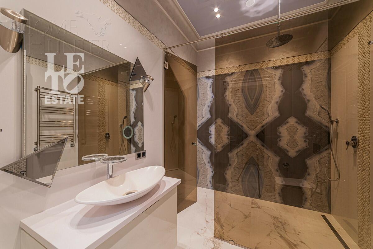 3-этажный коттедж 350 м² с отделкой