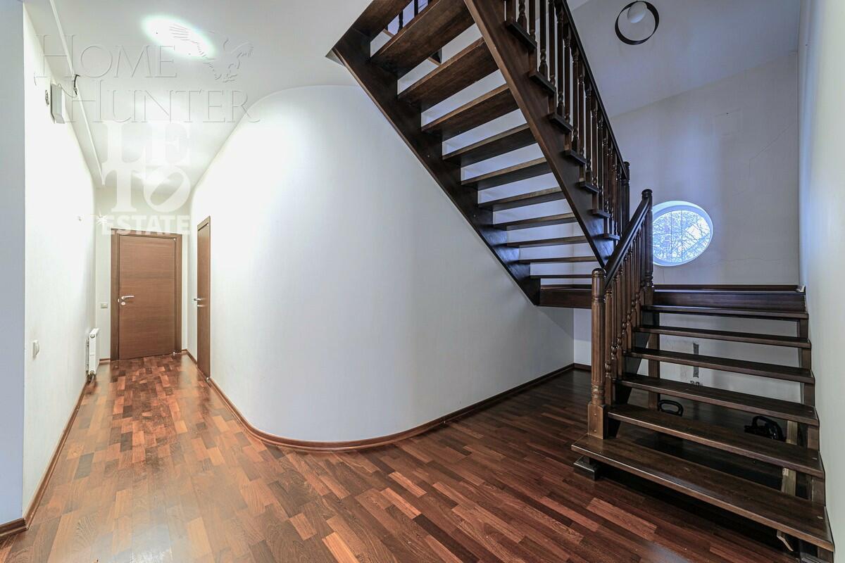 3-этажный коттедж 742 м² с отделкой