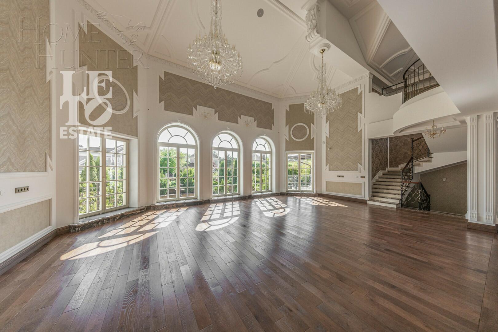 2-этажный коттедж 1 700 м² с отделкой