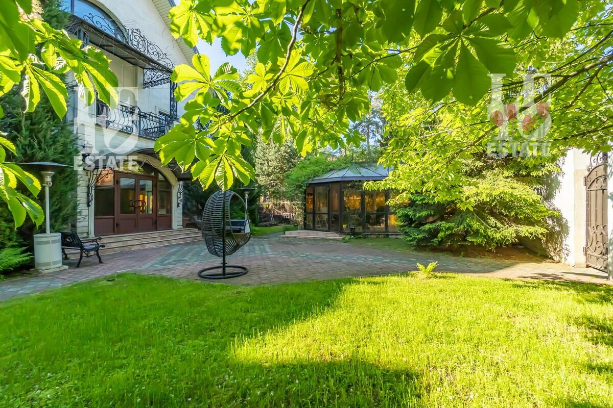 3-этажный коттедж 520 м² с отделкой