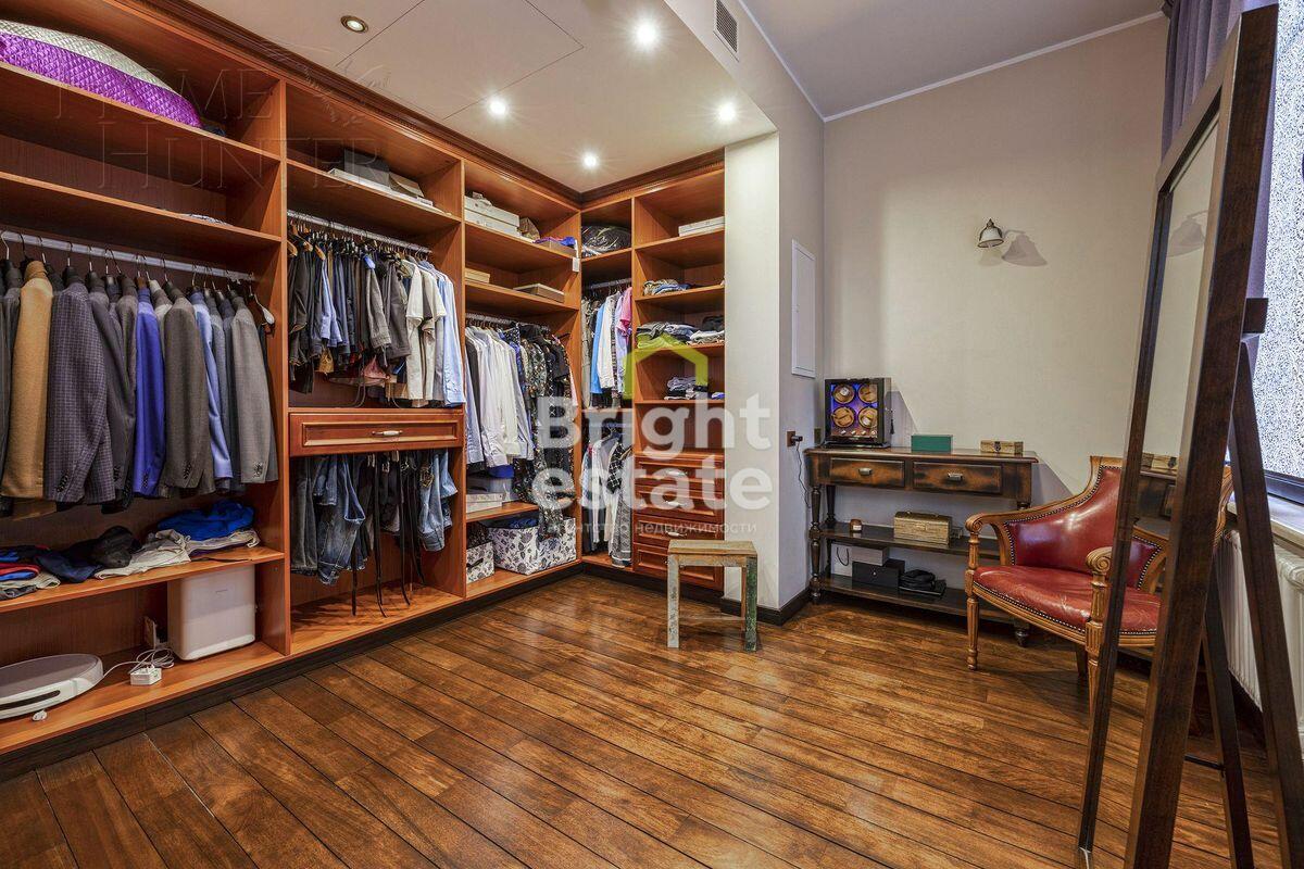 3-этажный таунхаус 270 м² с отделкой