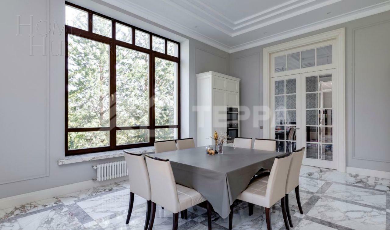 3-этажный коттедж 1 185 м² с отделкой