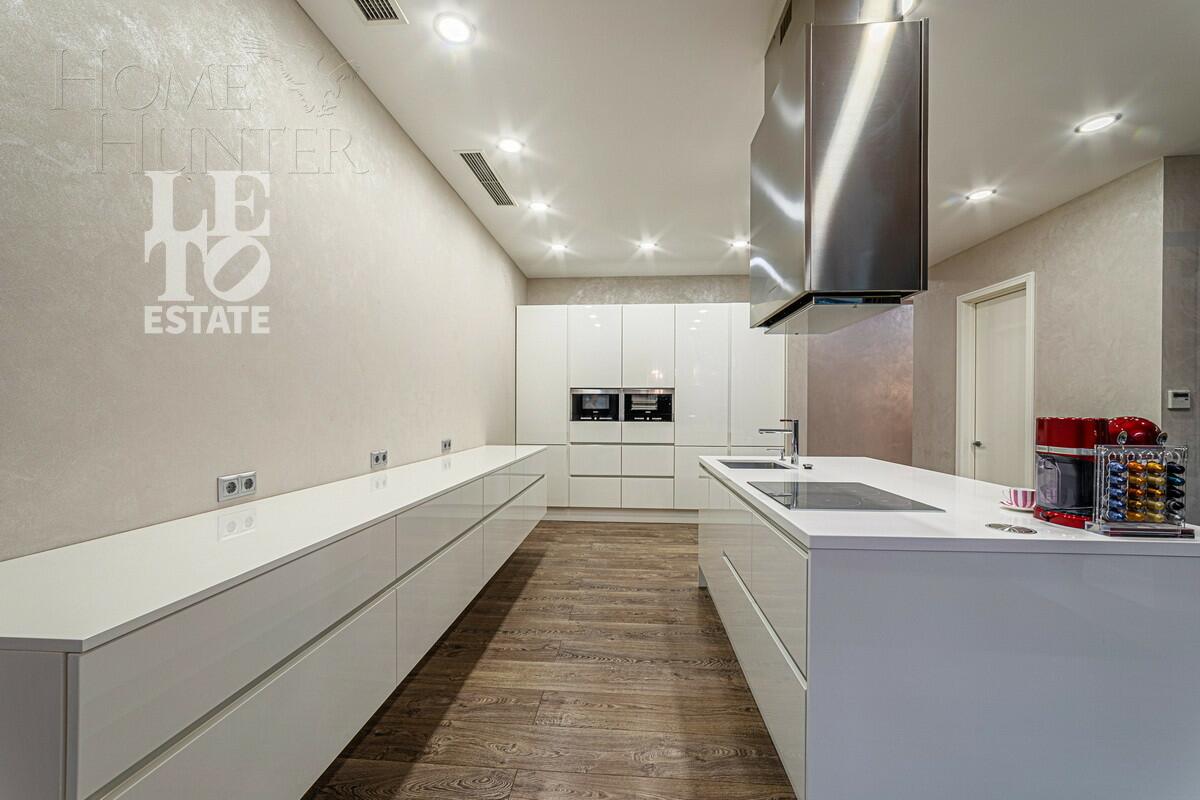 3-КОМН. КВАРТИРА С ОТДЕЛКОЙ 220 М² НА 2 ЭТАЖЕ