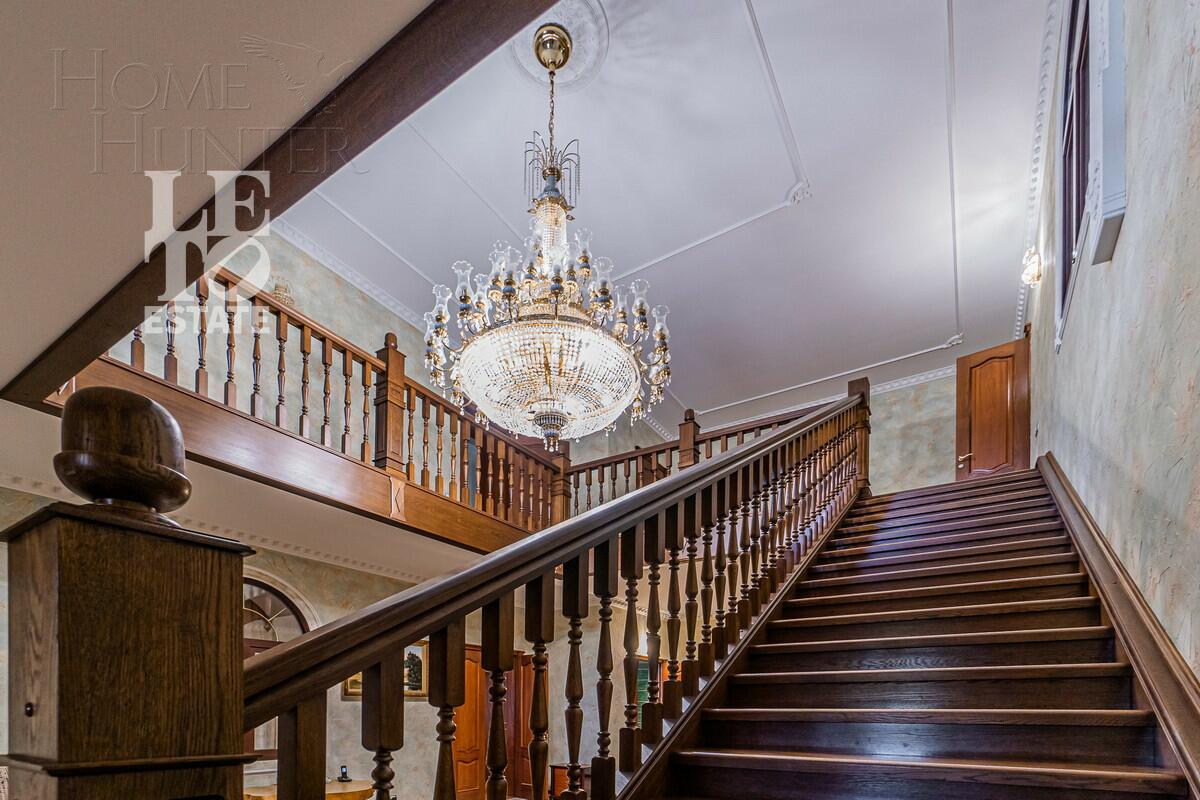 2-этажный коттедж 699.6 м² с отделкой