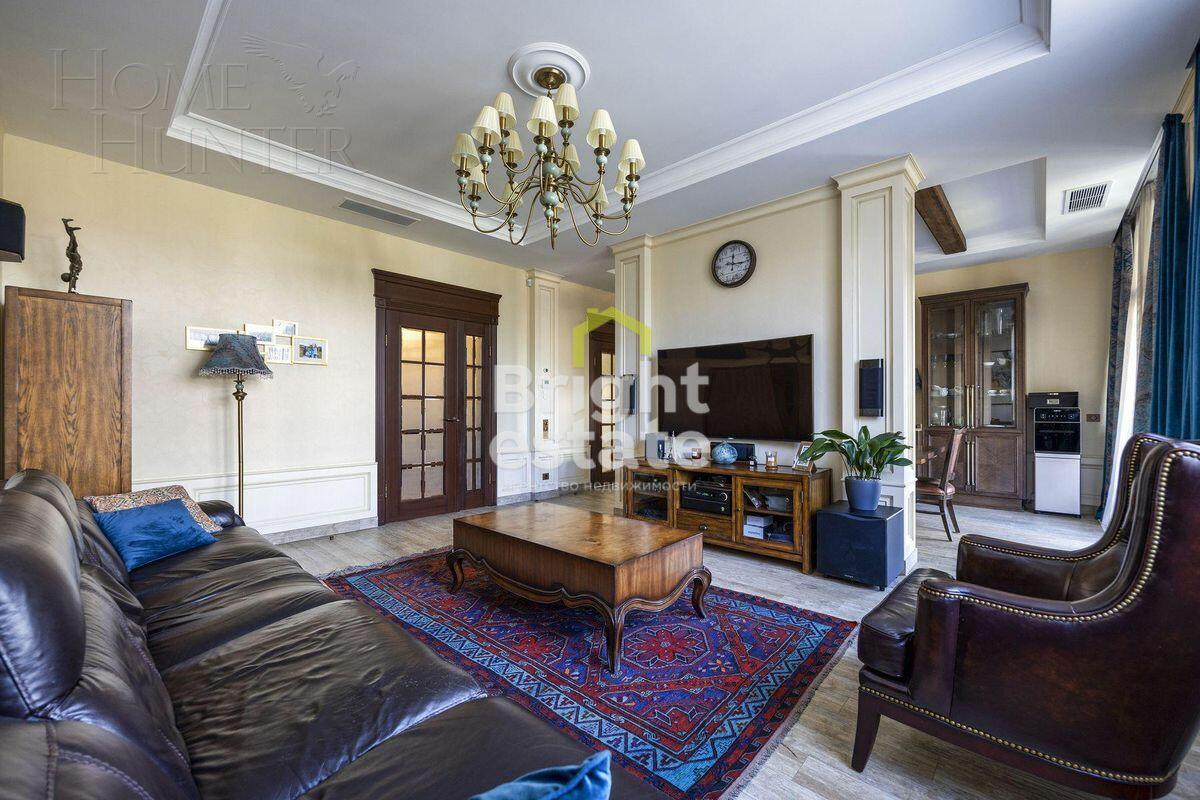 3-этажный таунхаус 270 м² с отделкой