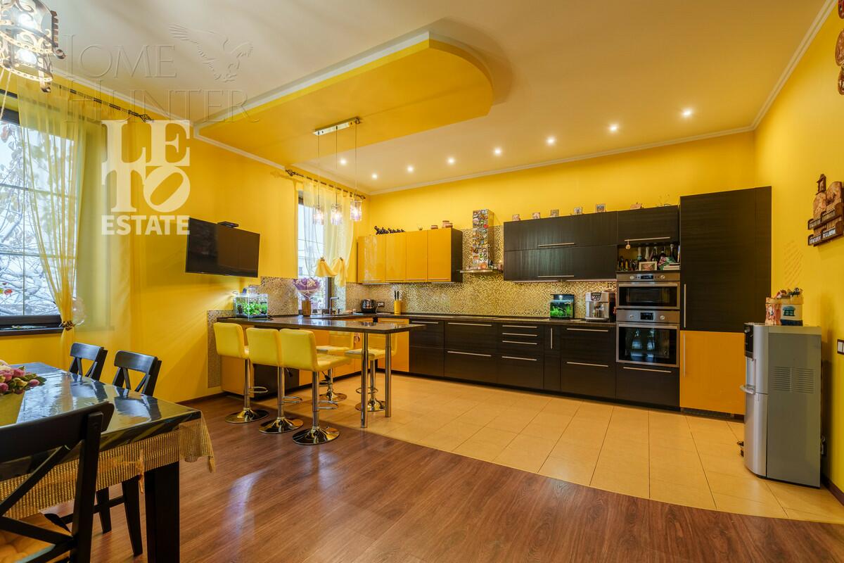 2-этажный коттедж 500 м² с отделкой