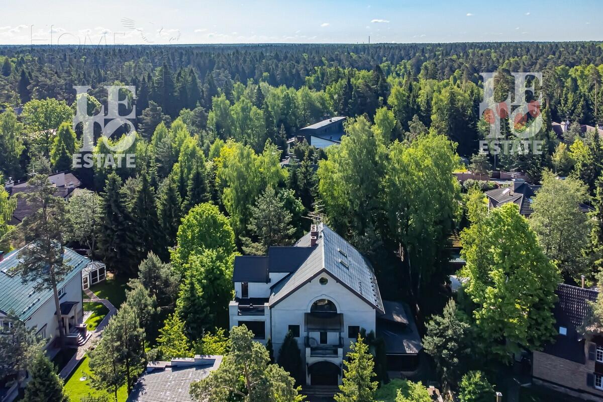 3-этажный коттедж 520 м² с отделкой