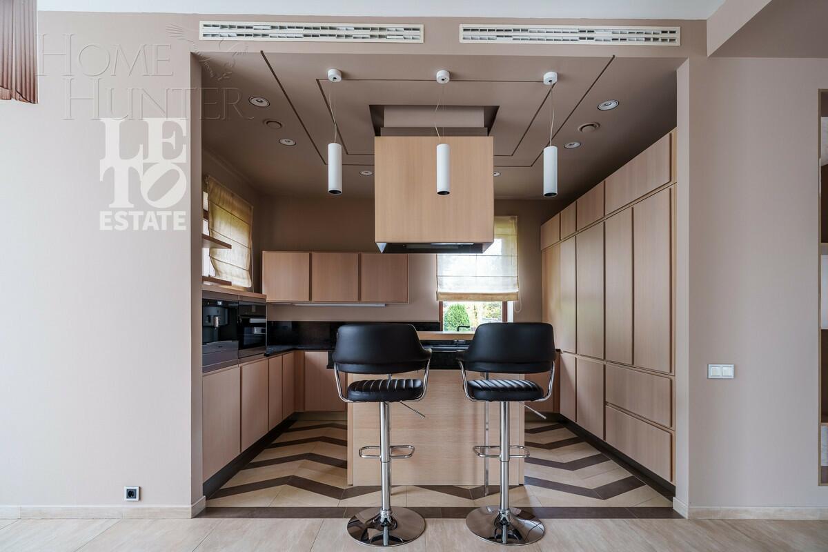 2-этажный коттедж 699 м² с отделкой