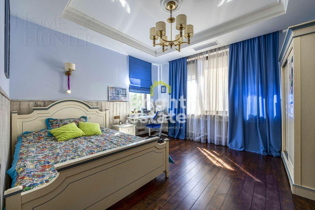 3-этажный таунхаус 270 м² с отделкой