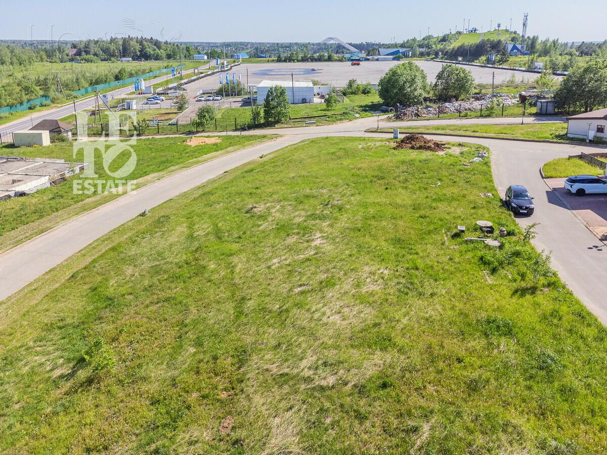 Участок 30.3 сот. в охраняемом поселке