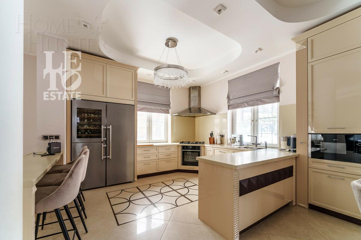 2-этажный коттедж 528.9 м² с отделкой