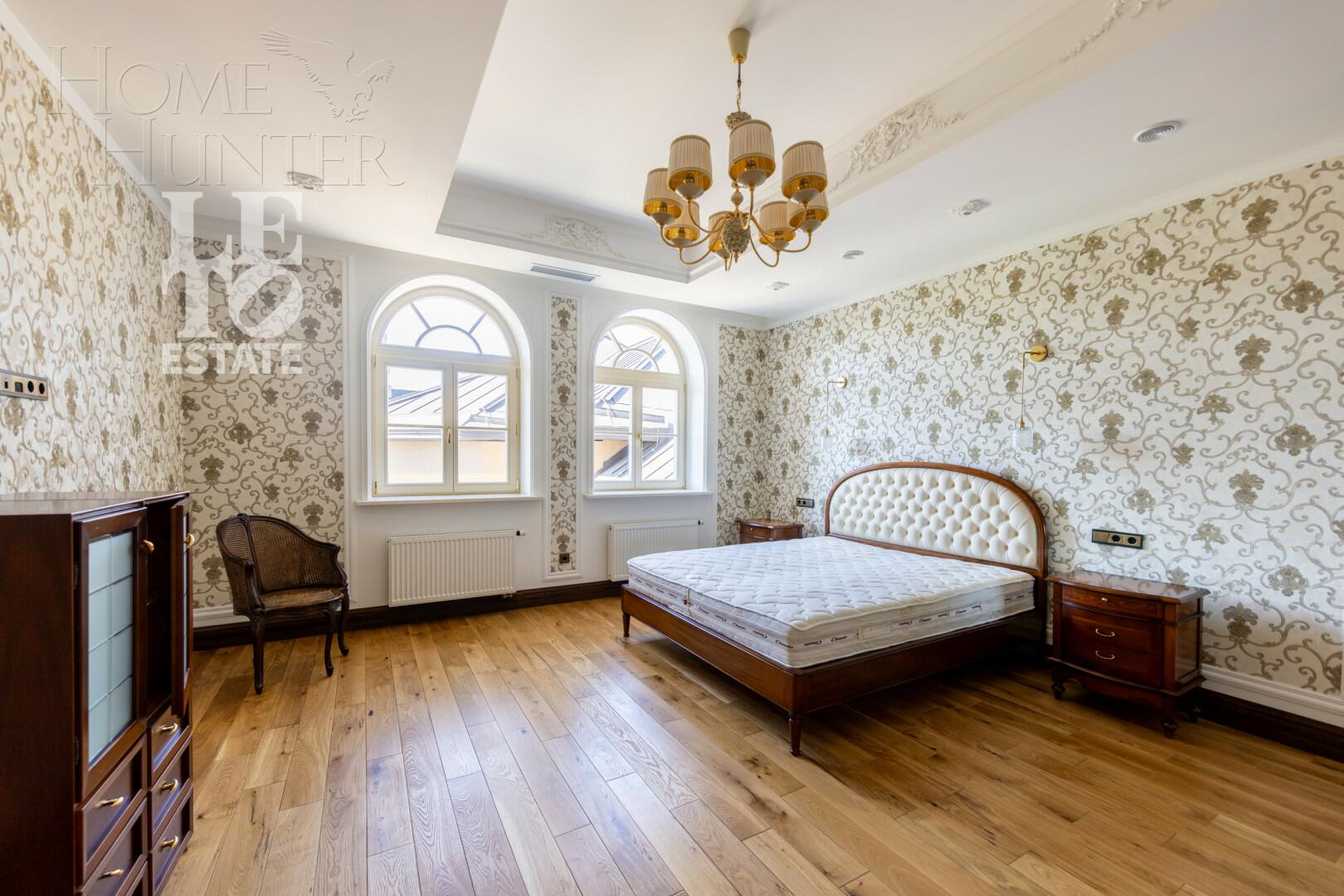 2-этажный коттедж 1 700 м² с отделкой