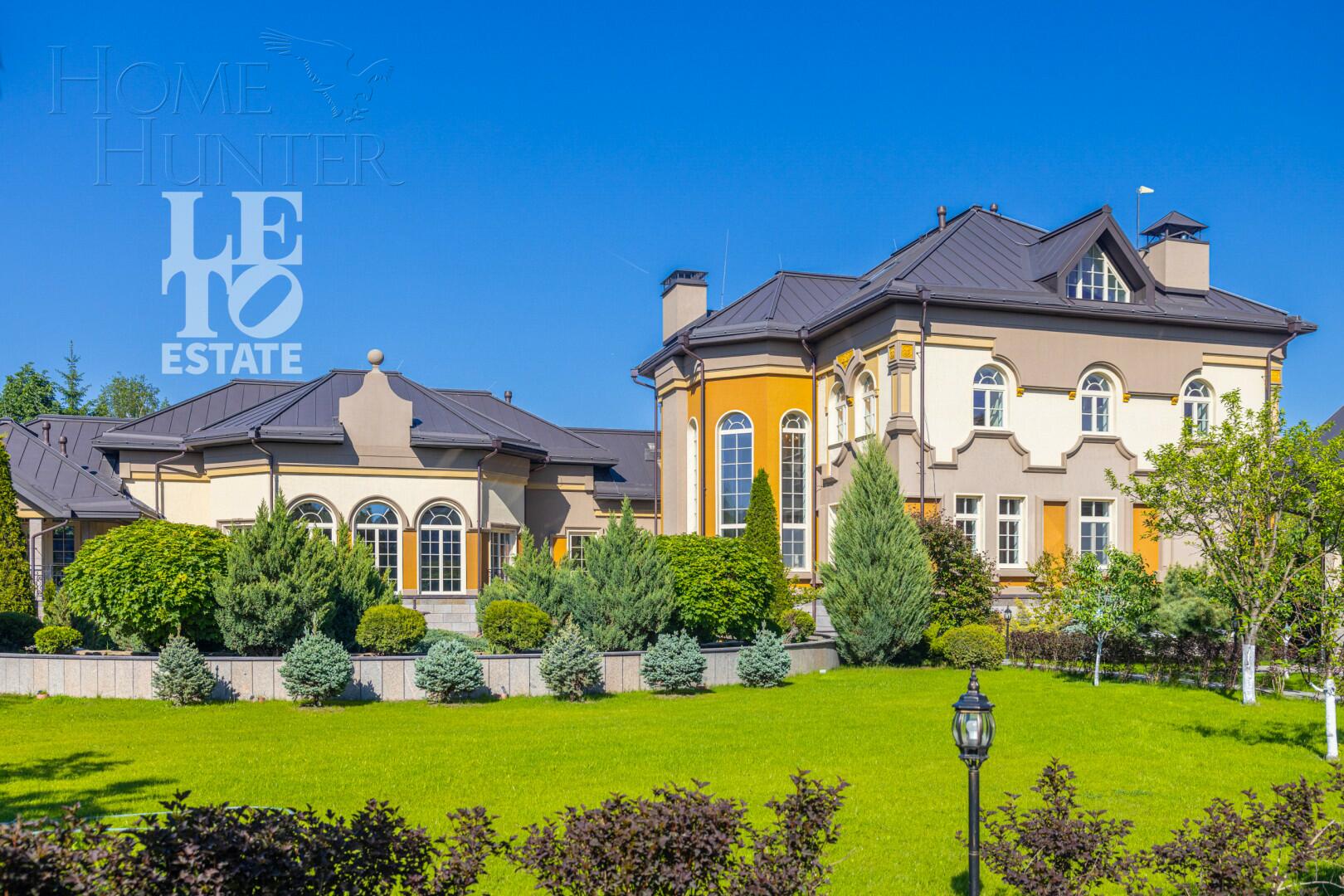 2-этажный коттедж 1 700 м² с отделкой