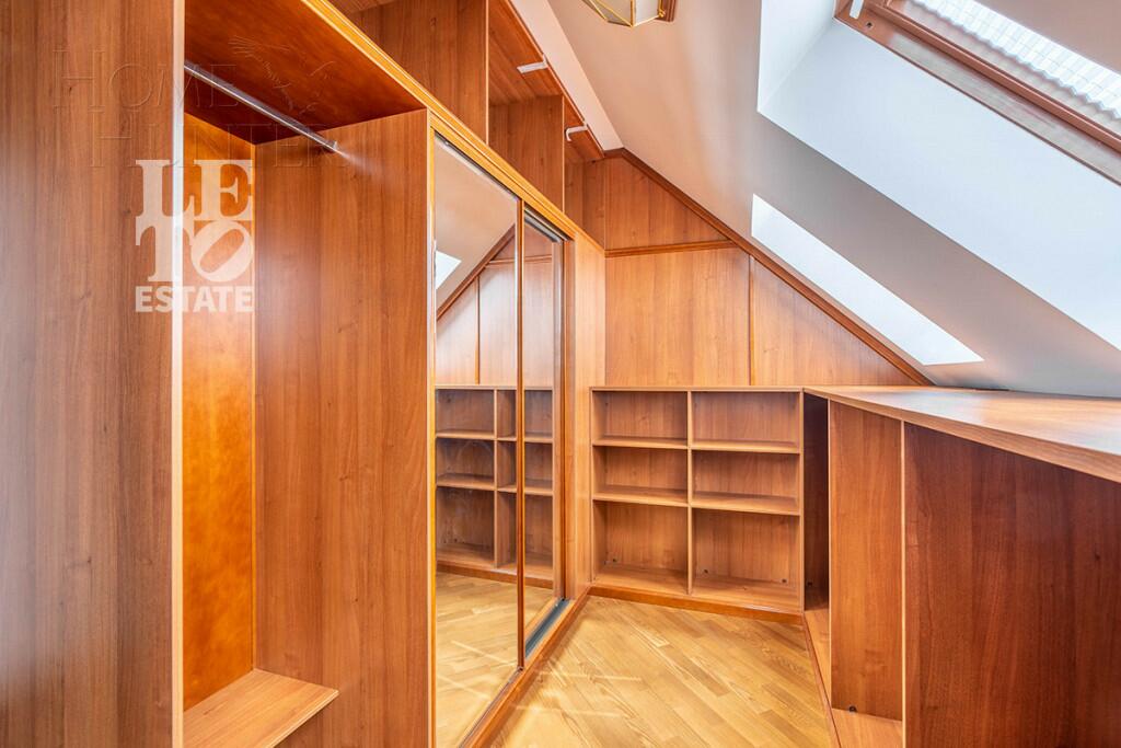 2-этажный коттедж 3 817 м² с отделкой