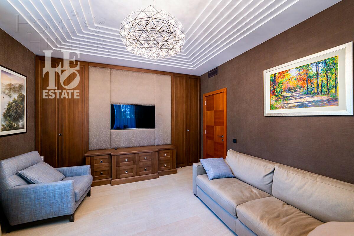 2-этажный коттедж 313 м² с отделкой