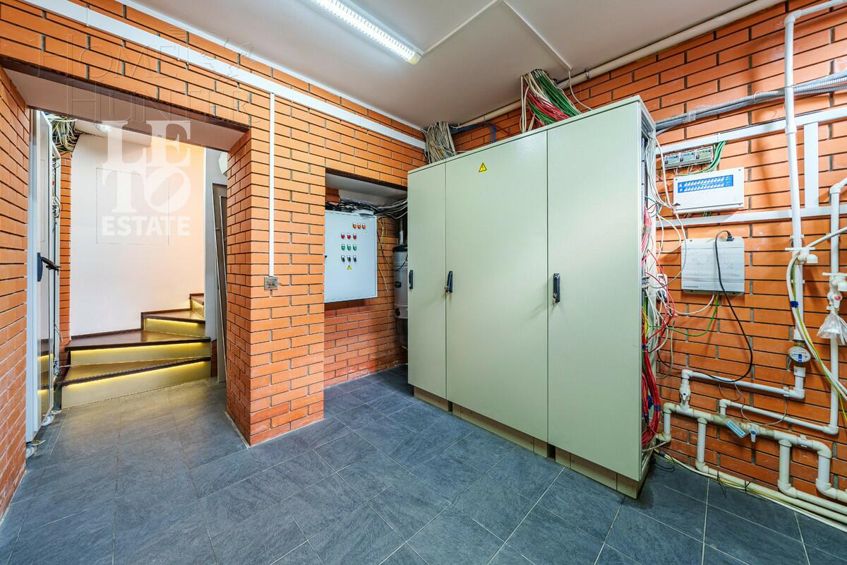 3-этажный коттедж 500 м² с отделкой