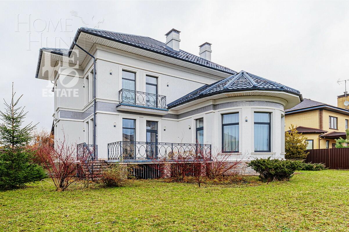 3-этажный коттедж 350 м² с отделкой