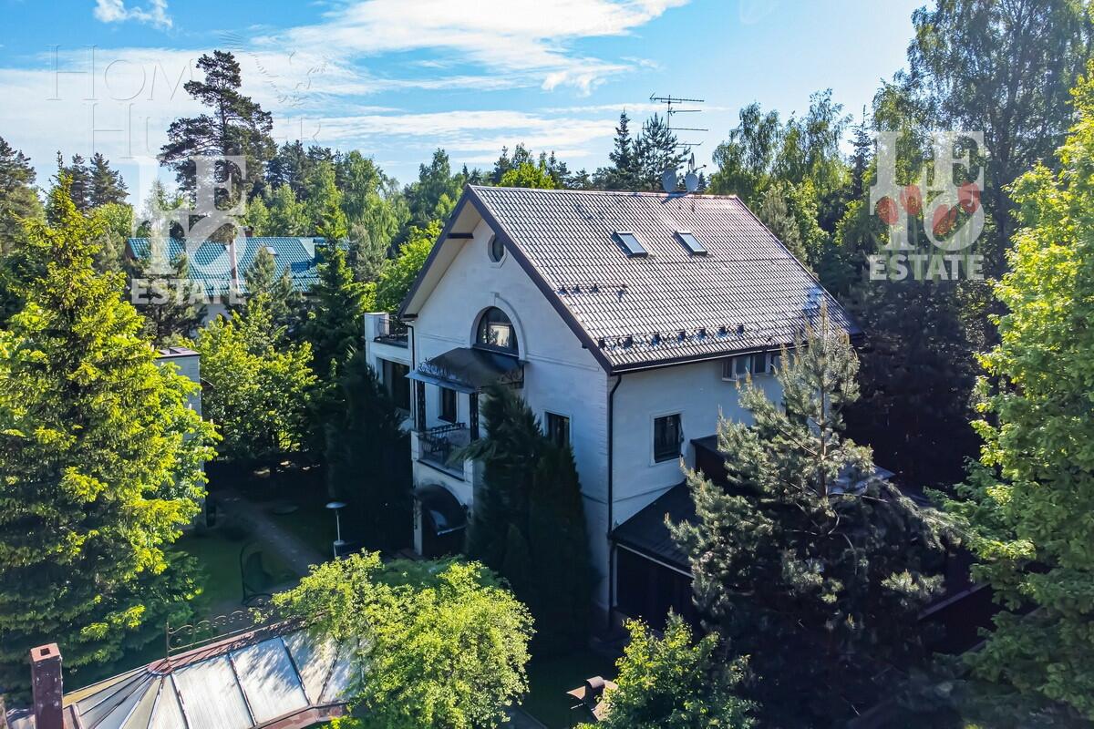 3-этажный коттедж 520 м² с отделкой