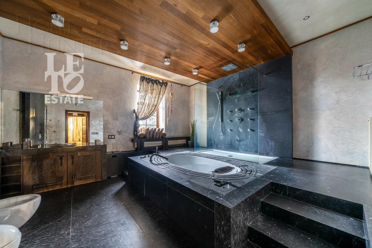 3-этажный коттедж 1 322 м² с отделкой