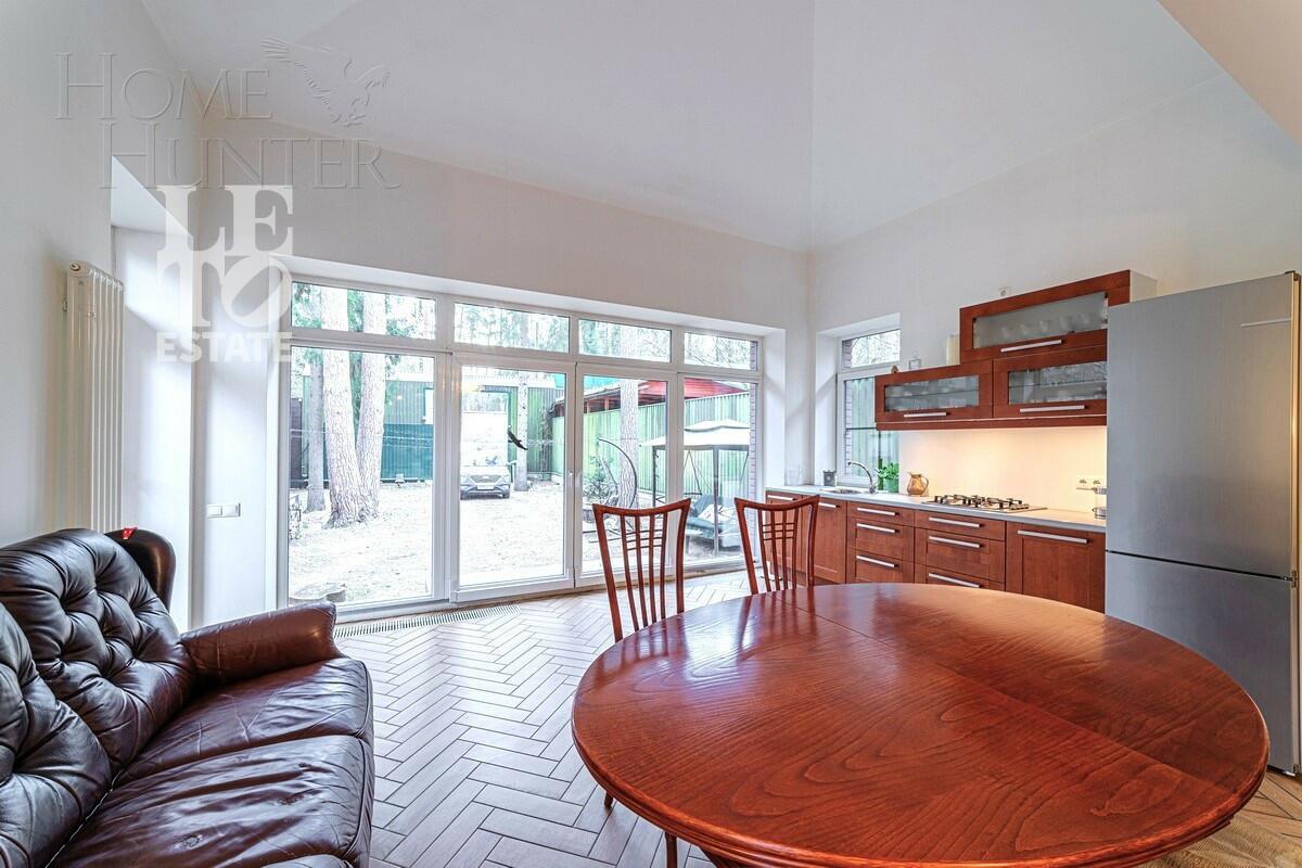 3-этажный коттедж 157.9 м² с отделкой