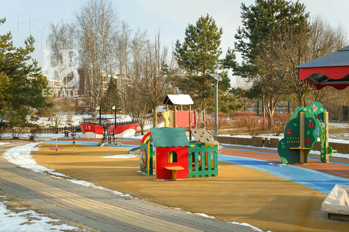 3-этажный таунхаус 264.6 м² с отделкой