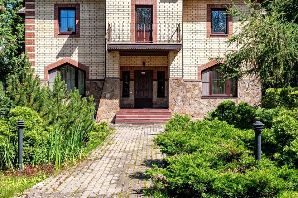 2-этажный коттедж 342 м² с отделкой