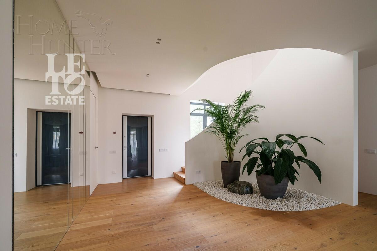 2-этажный коттедж 530 м² с отделкой