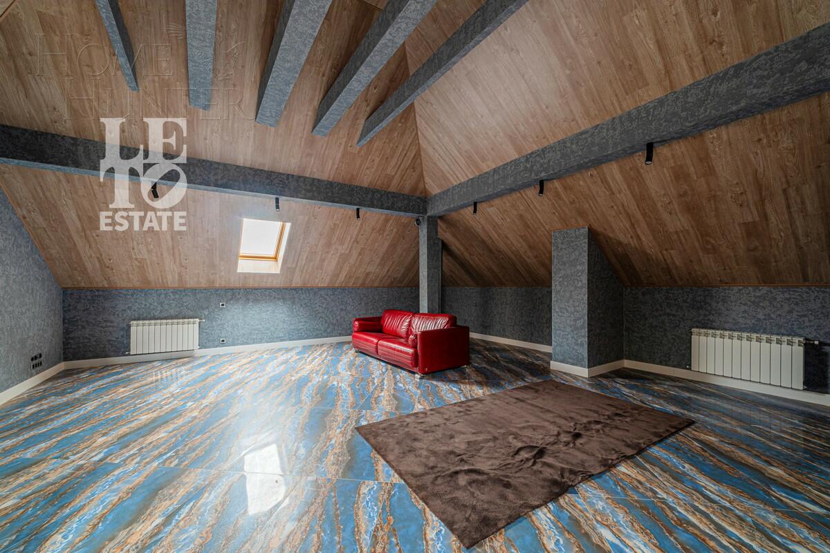 3-этажный коттедж 350 м² с отделкой