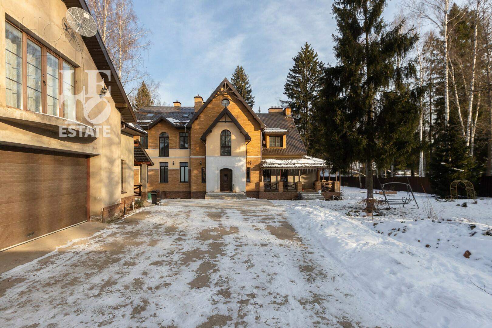 3-этажный коттедж 950 м² без отделки