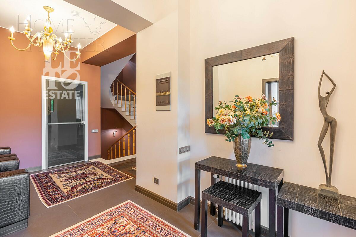 2-этажный коттедж 841 м² с отделкой