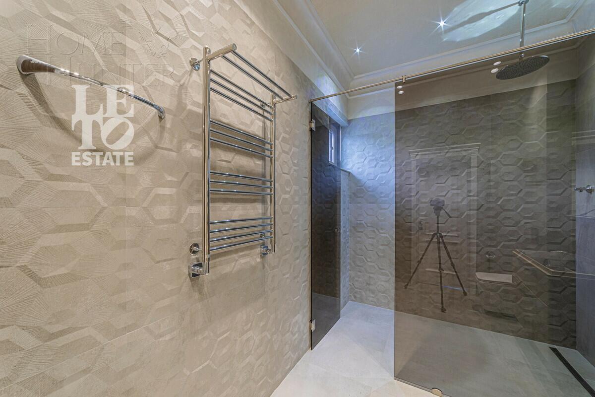 3-этажный коттедж 350 м² с отделкой