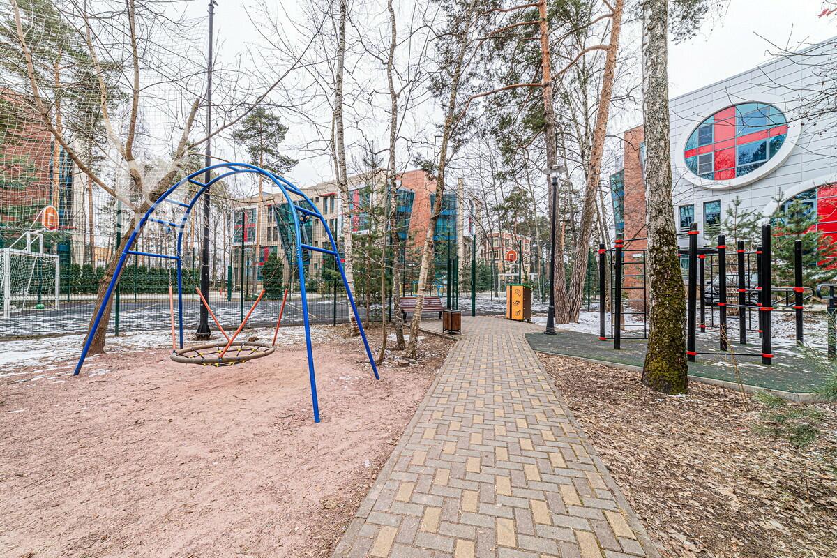 3-КОМН. КВАРТИРА С ОТДЕЛКОЙ 220 М² НА 2 ЭТАЖЕ